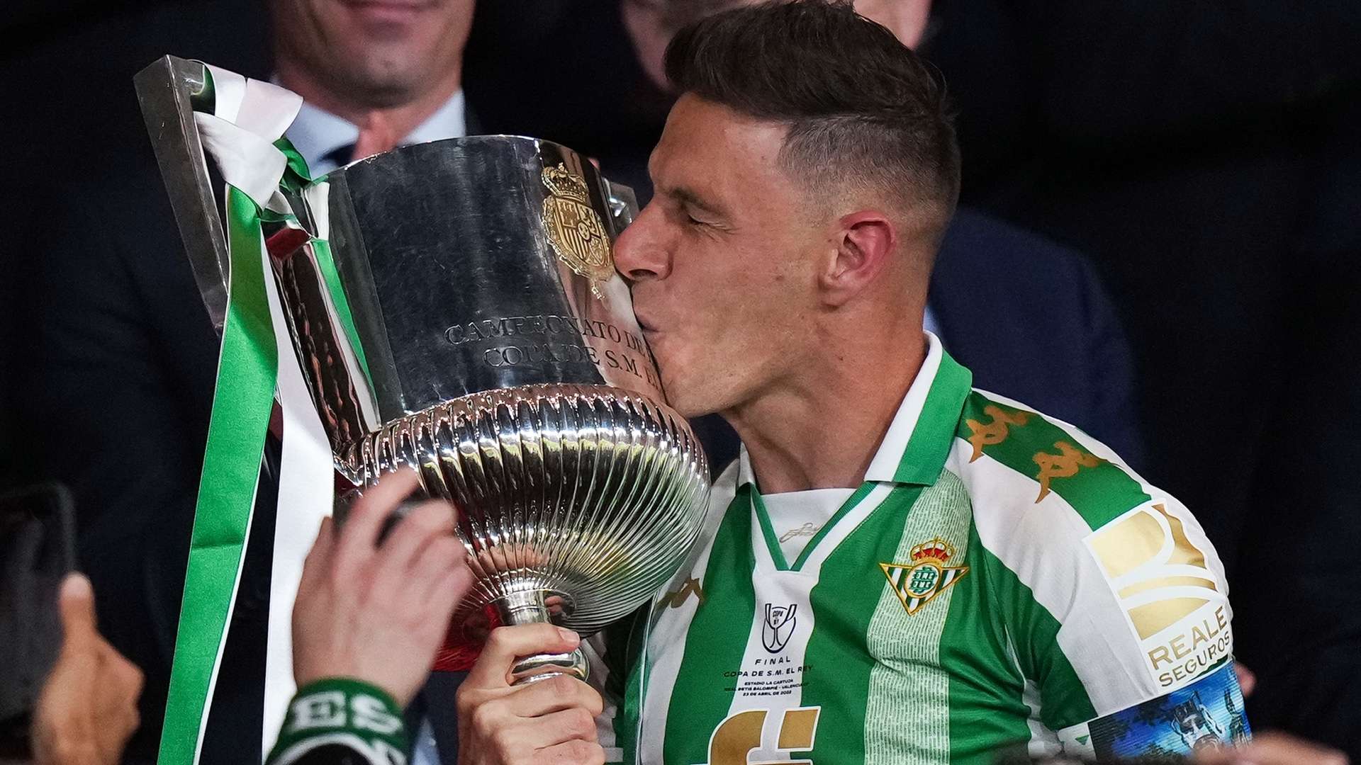 阿方索戴维斯成皇马明年引援重点球员之一值得期待