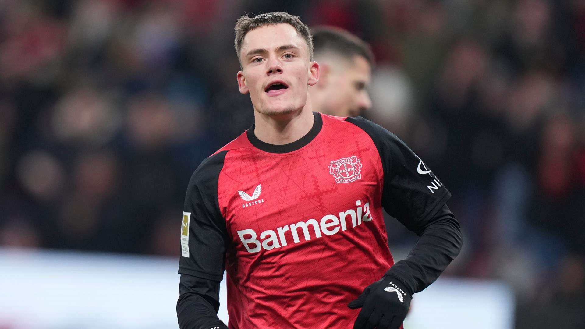 通过积极的 通过积极的