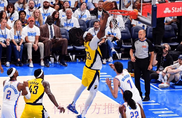 卡德威尔一抢二补篮打进，拿到6个前场板点燃主场、打停火箭