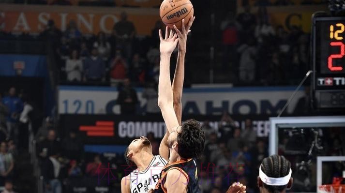 蒙克全场12中6,三分4中2得到15分4篮板3助攻、正负值+22 蒙克全场12中6,三分4中2得到15分4篮板3助攻、正负值+22